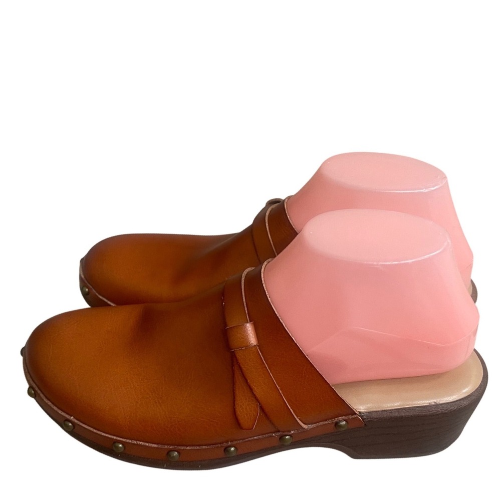 Time and Tru Womens Cognac Brown Studded Memory Foam Clogs Mules used 1x‎ Size 9